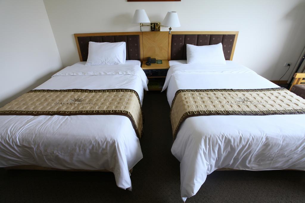 Galaxy Hotel Hanoi Room photo